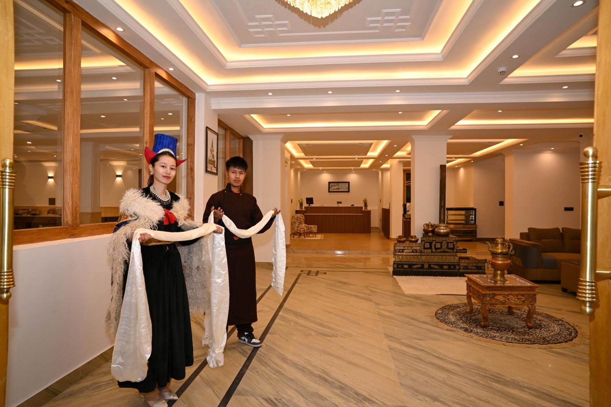 Hotel Ladakh Hills Лех Екстер'єр фото