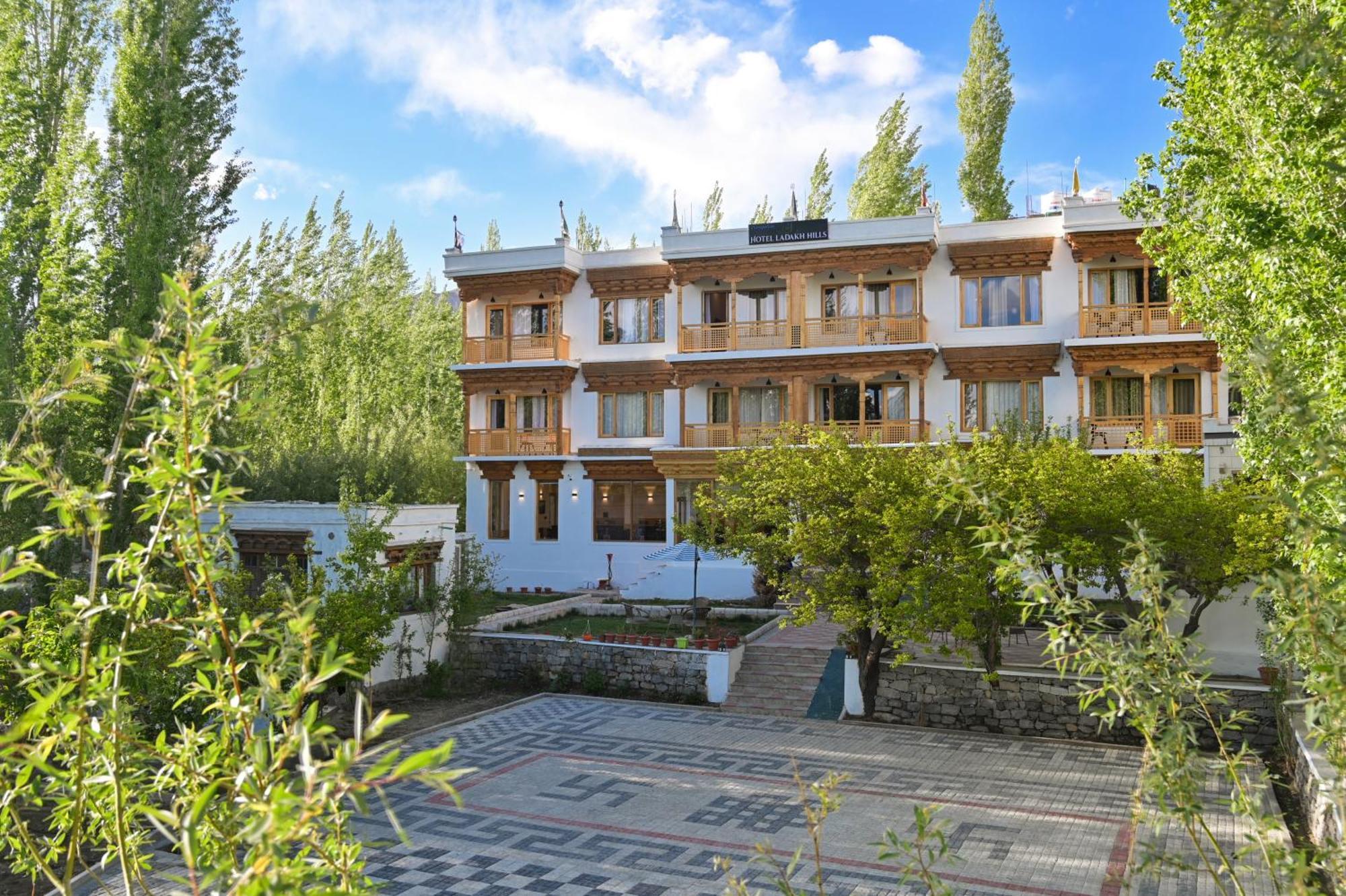 Hotel Ladakh Hills Лех Екстер'єр фото