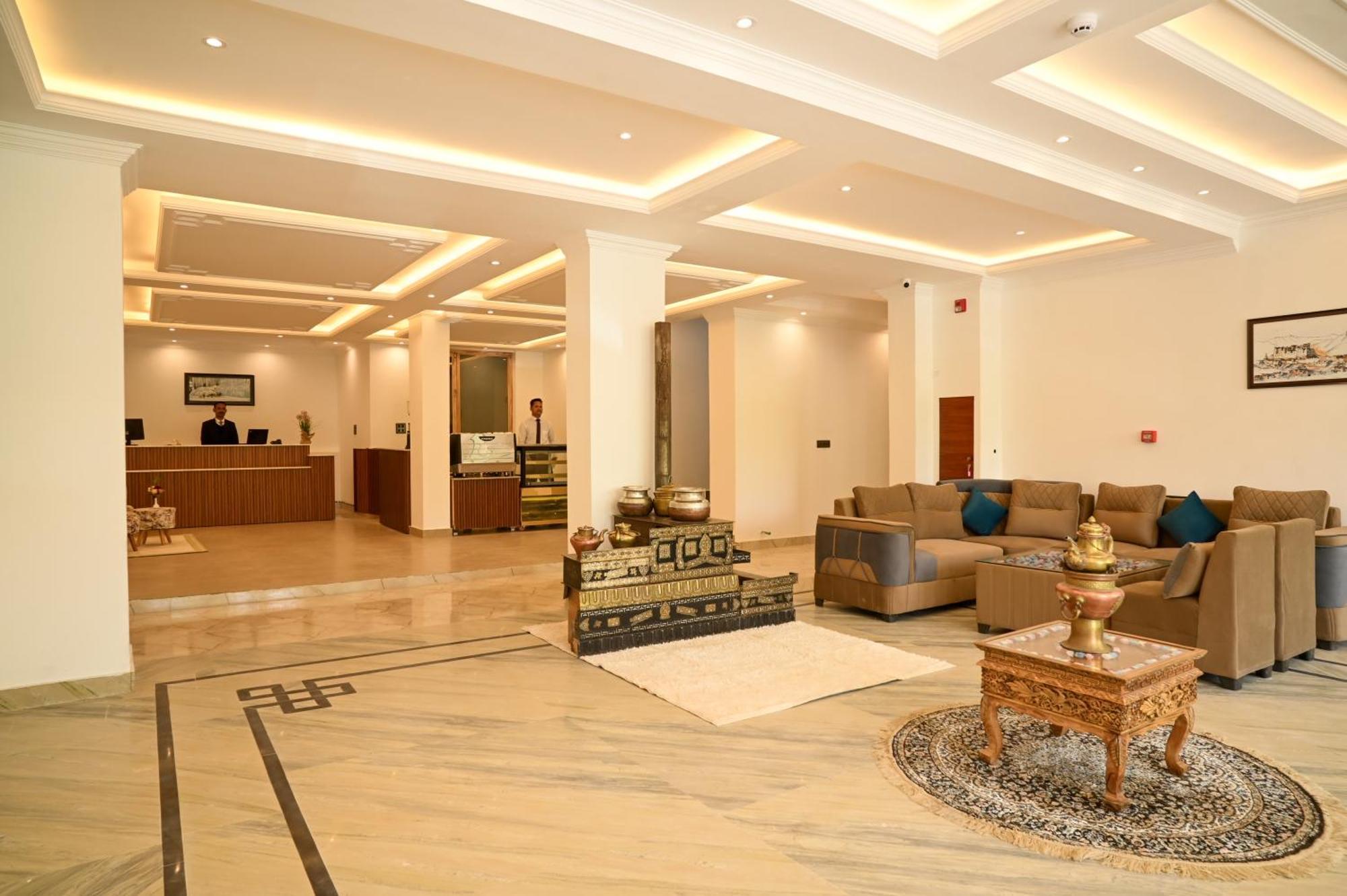 Hotel Ladakh Hills Лех Екстер'єр фото