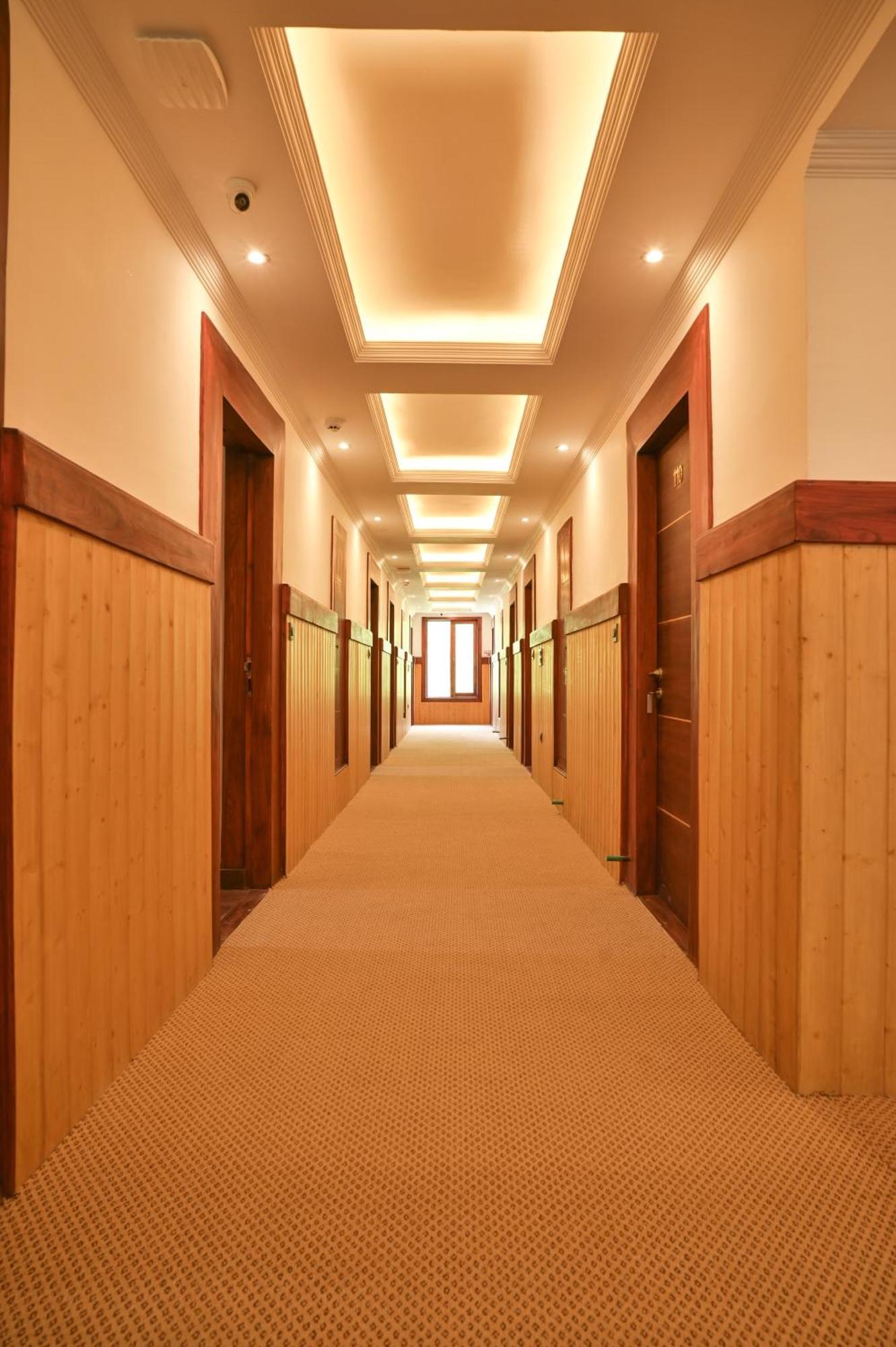 Hotel Ladakh Hills Лех Екстер'єр фото